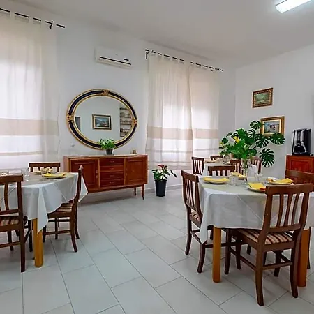 Отель Soleo